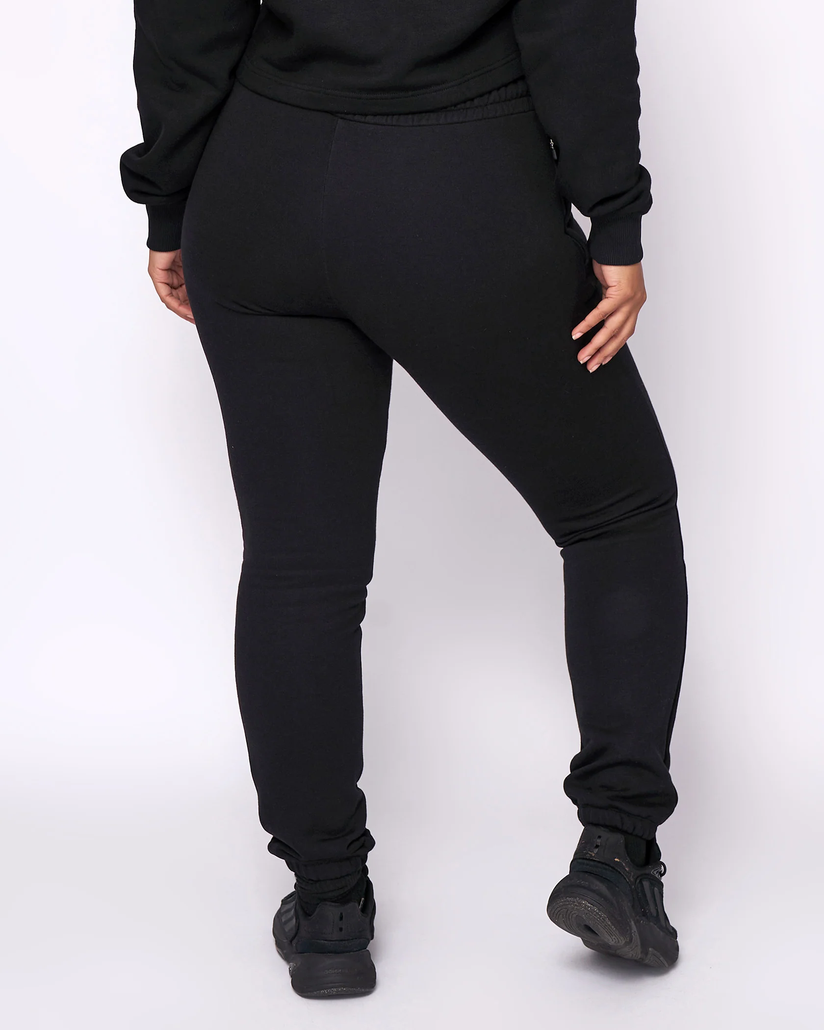 Essential Comfy Jogger - Black - Image 3