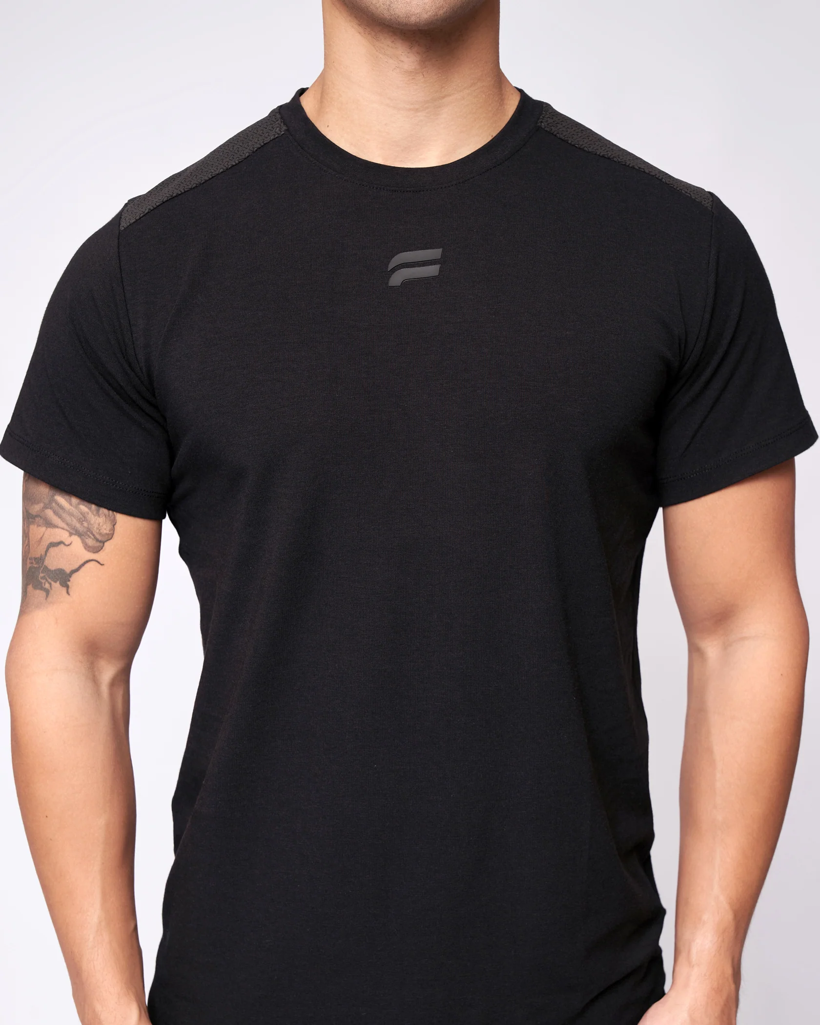 Essential Grip T-Shirt - Black - Image 6