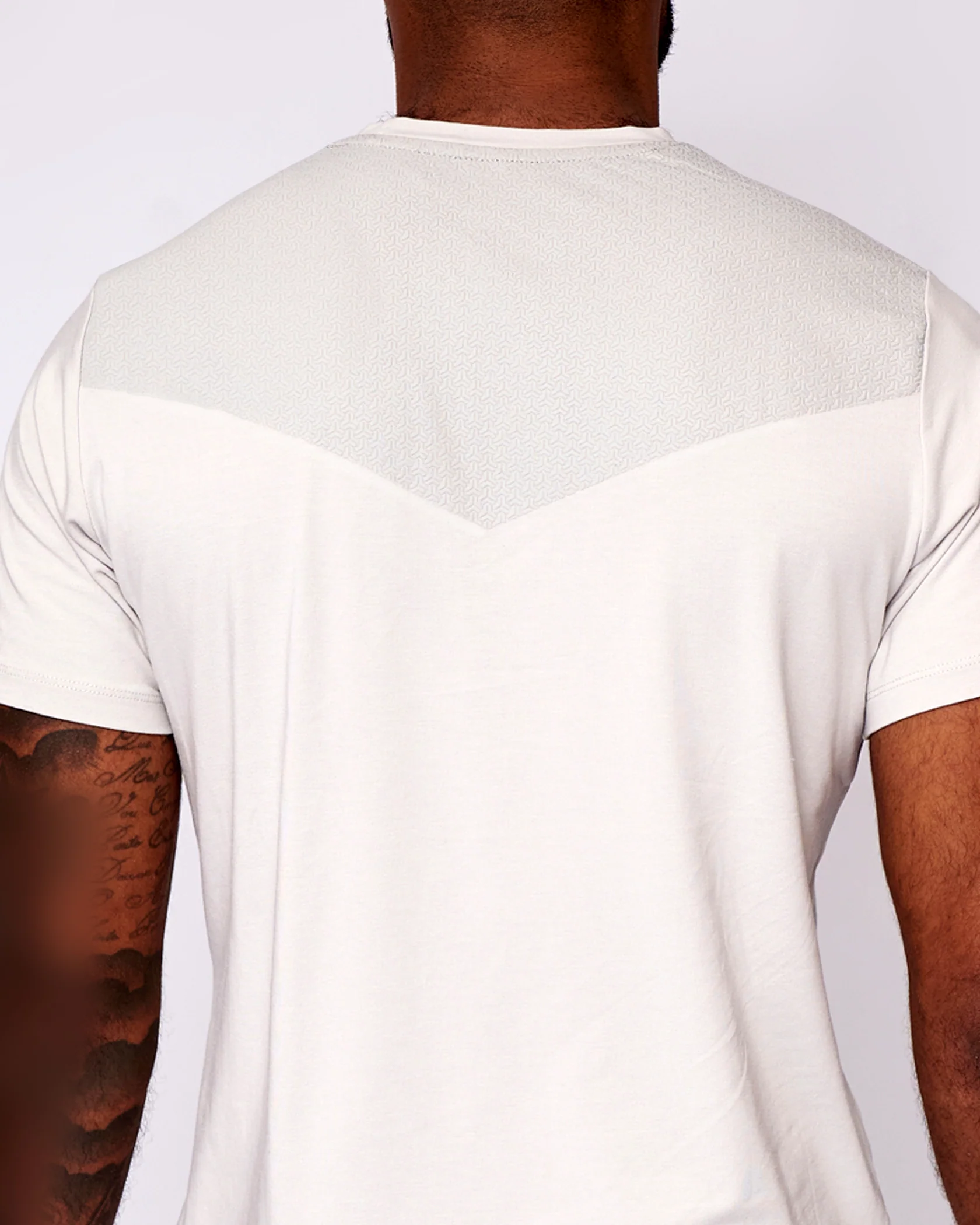 Essential Grip T-Shirt - Cloud Grey - Image 5