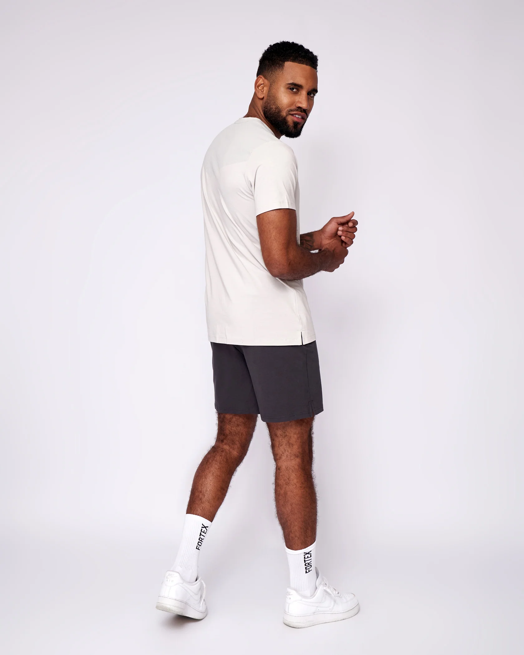 Essential Grip T-Shirt - Cloud Grey - Image 6