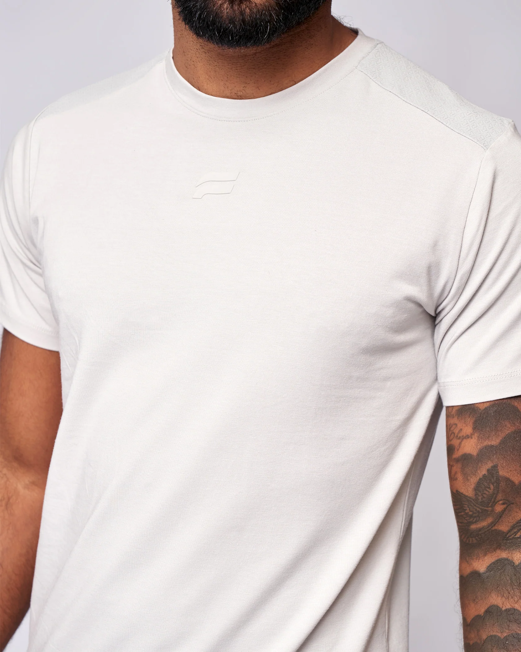 Essential Grip T-Shirt - Cloud Grey - Image 7