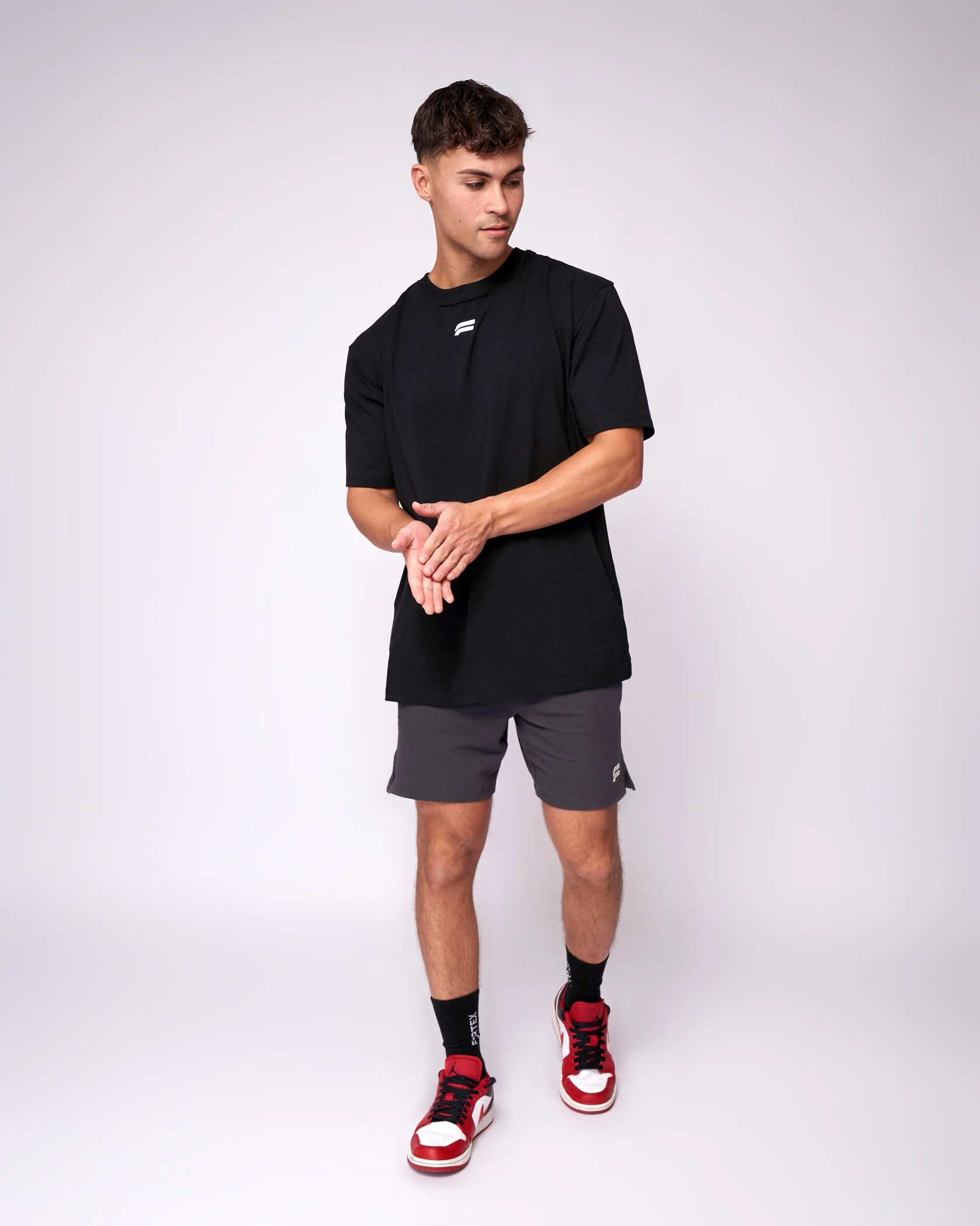 Essential Oversized T-Shirt - Black - Image 4