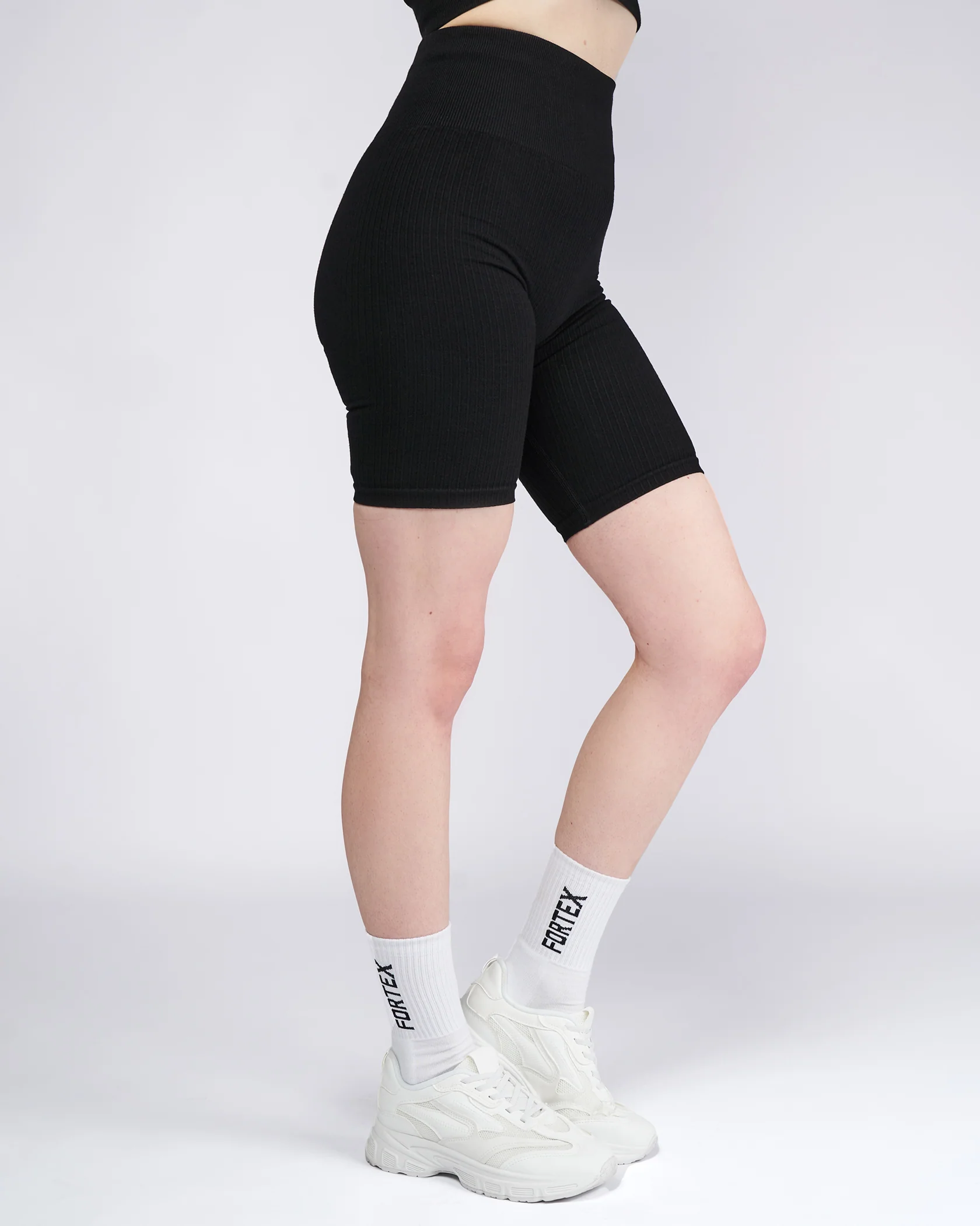 Essential Seamless Shorts - Black - Image 4