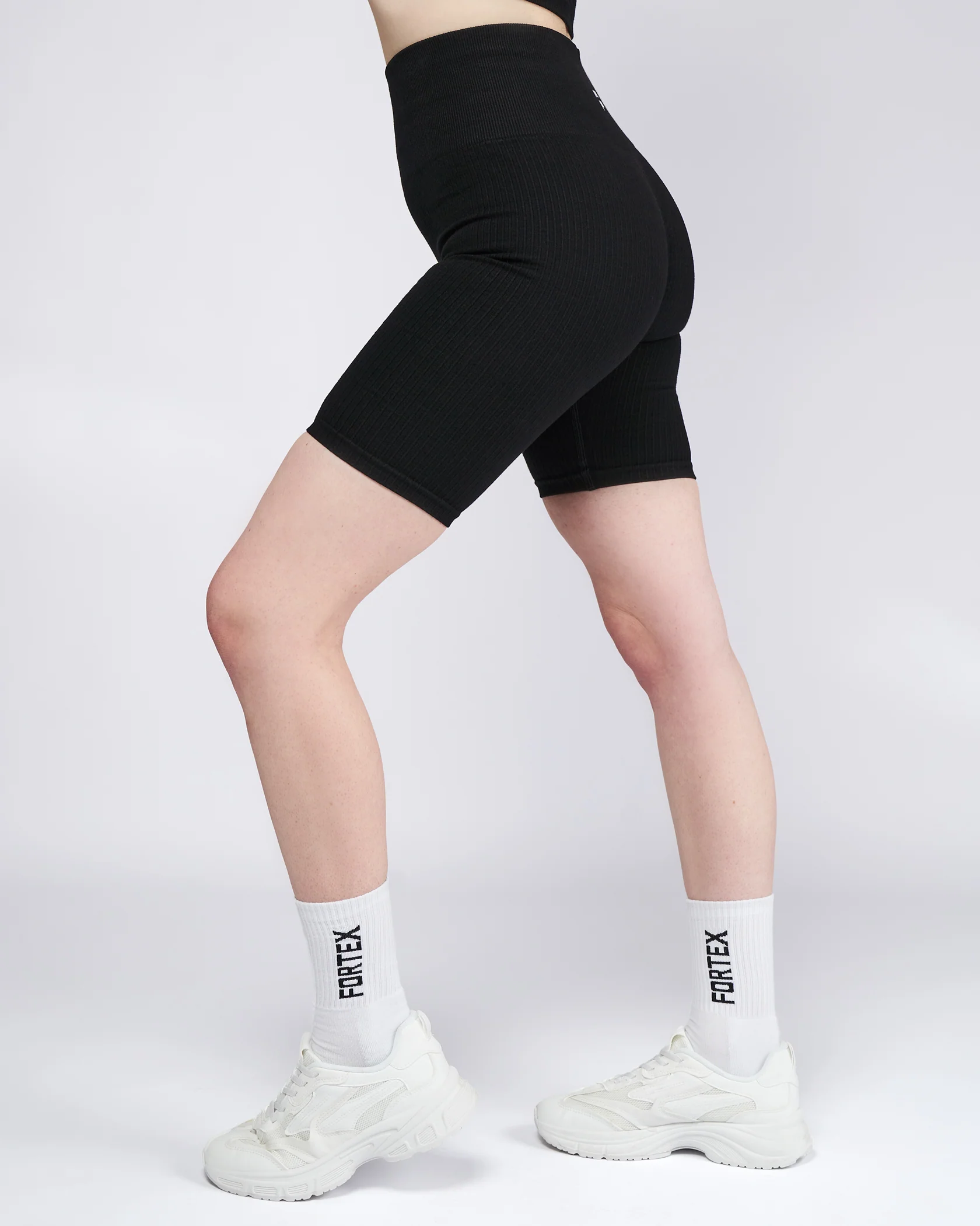 Essential Seamless Shorts - Black - Image 9
