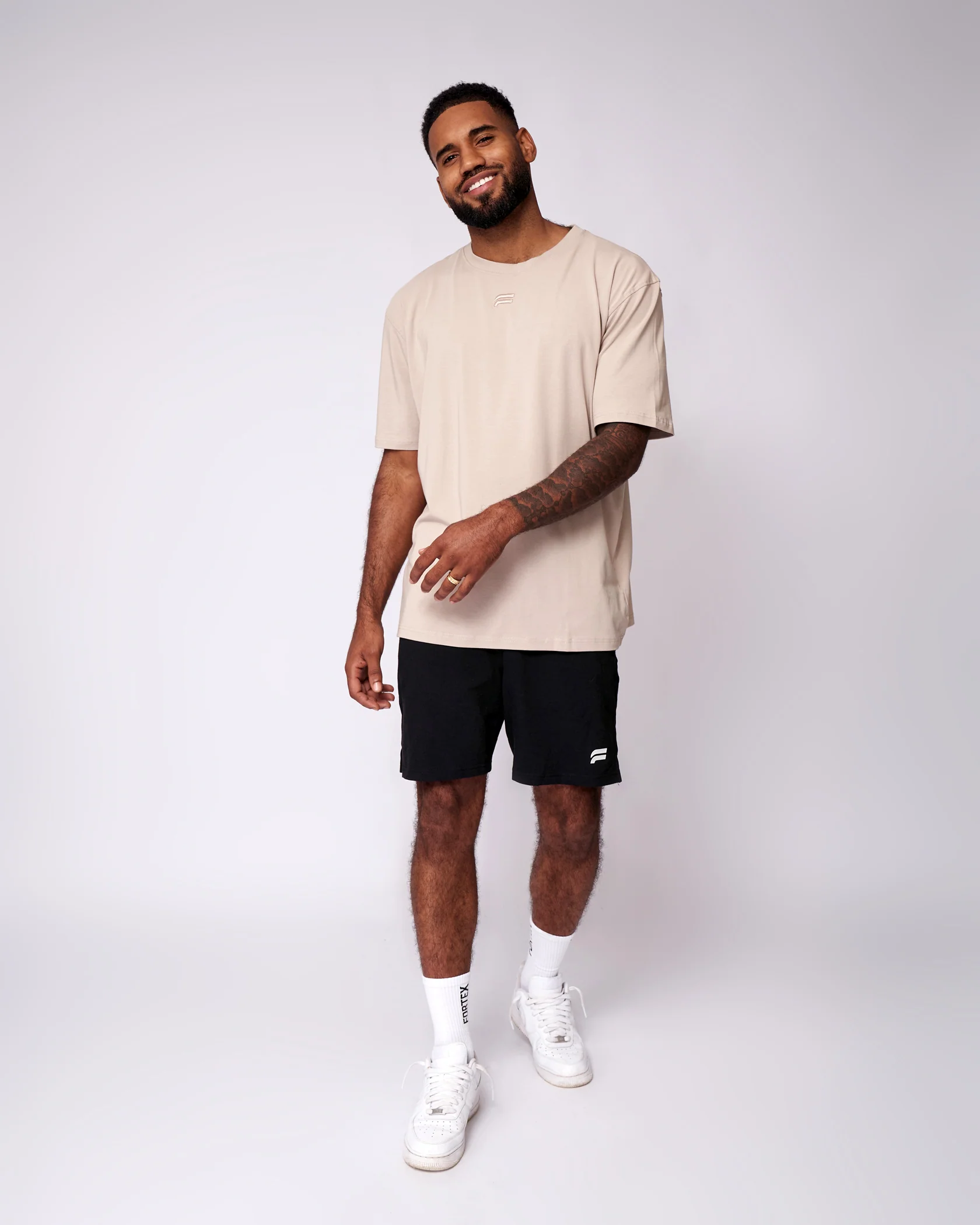 Essential Shorts - Black - Image 5