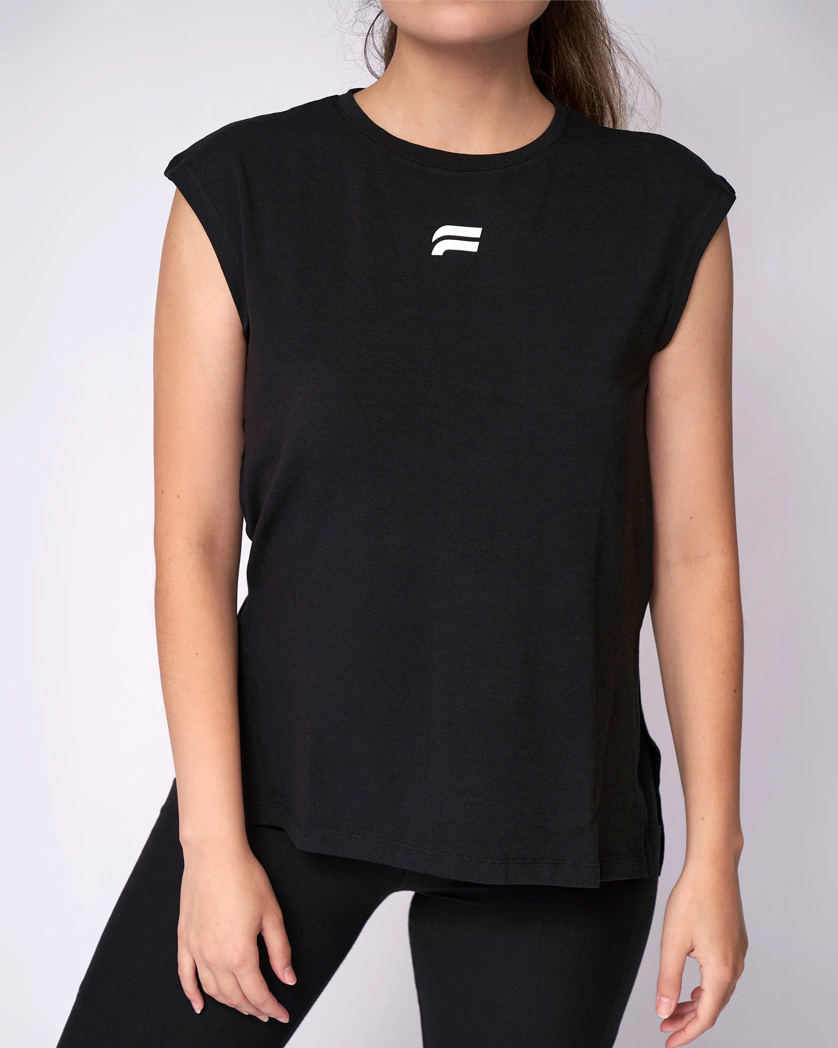 Essential T-Shirt - Black - Image 5