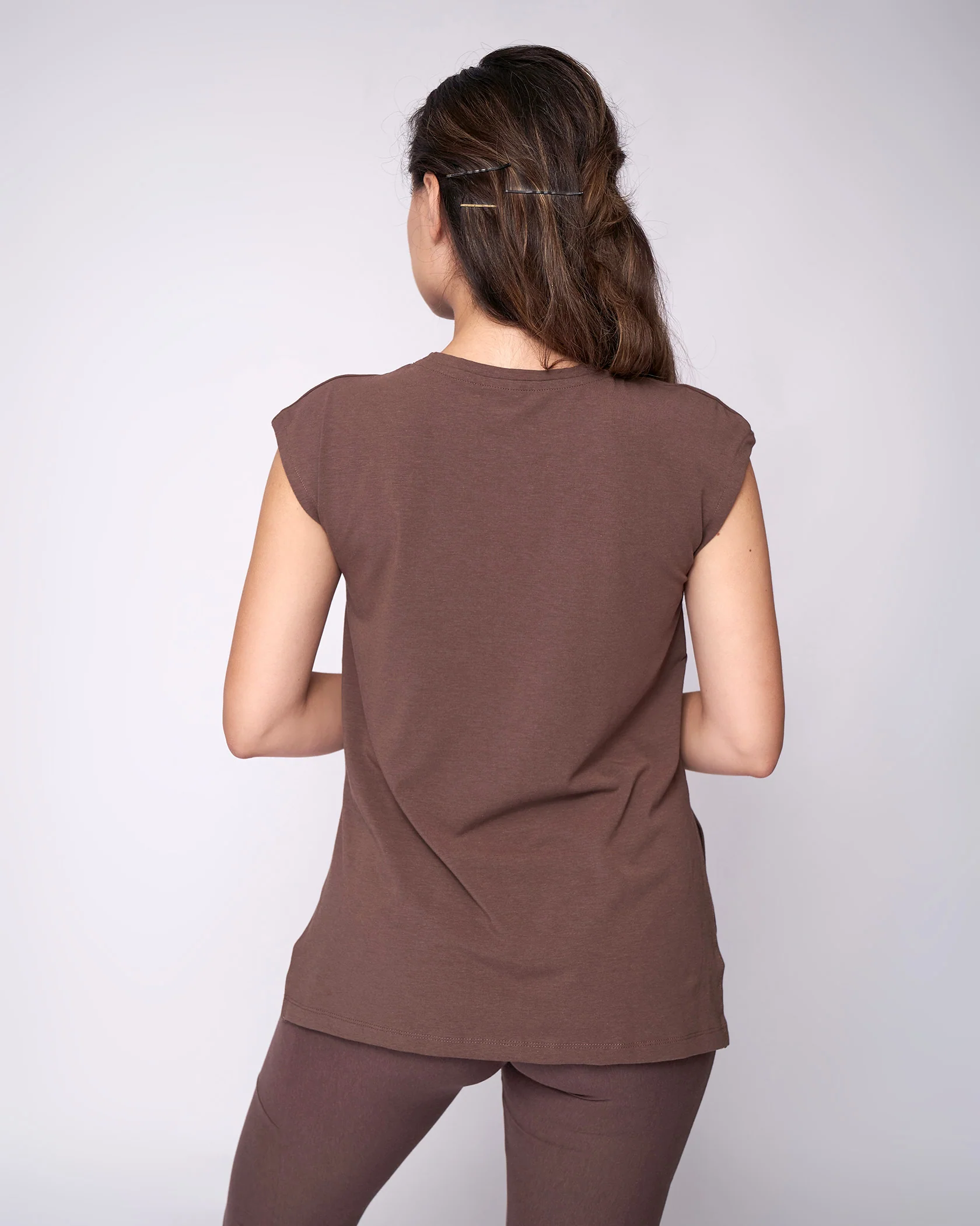 Essential T-Shirt - Chocolate - Image 4