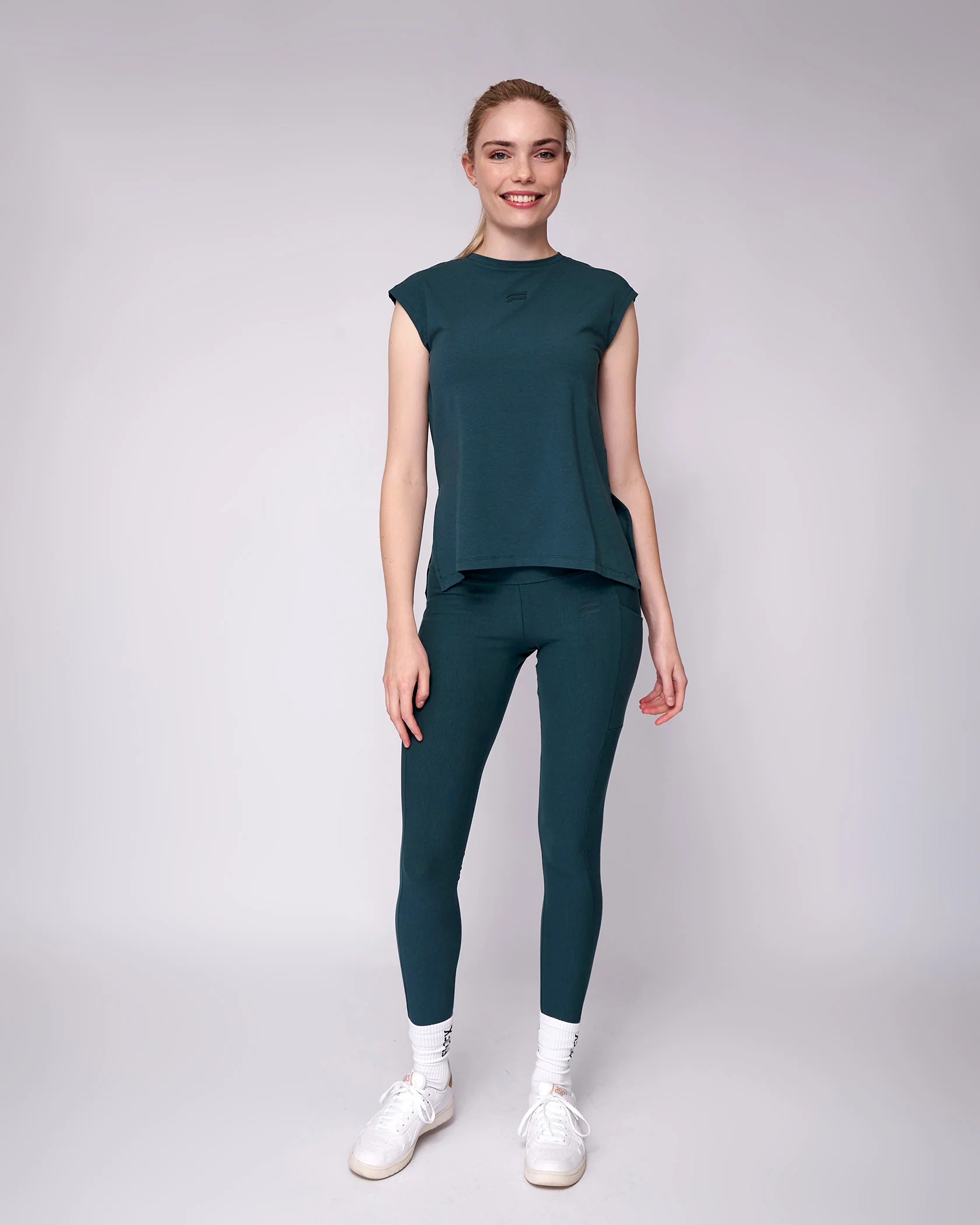 Essential T-Shirt - Emerald - Image 4